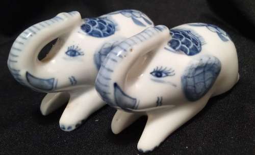 Cute vintage Elephant Salt and Pepper set