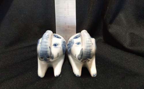 Cute vintage Elephant Salt and Pepper set