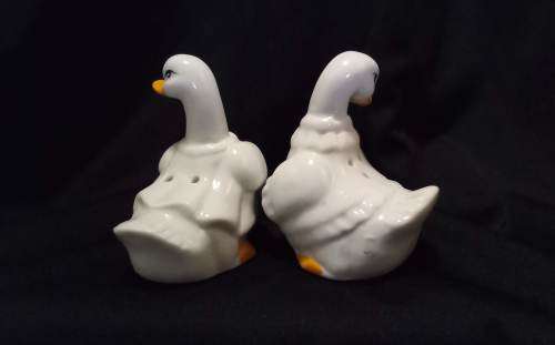 Duck white porcelain Salt and Pepper set