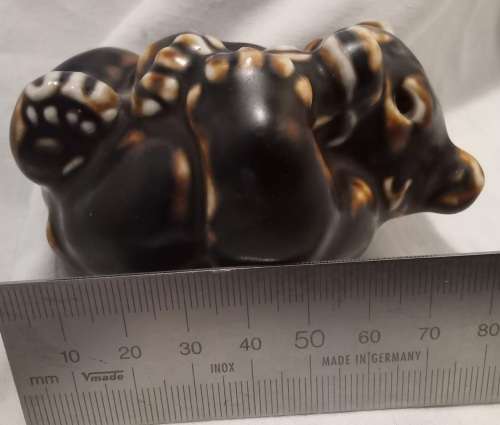 Gorgeous Royal Copenhagen Knyd Kyhn bear with paw in mouth