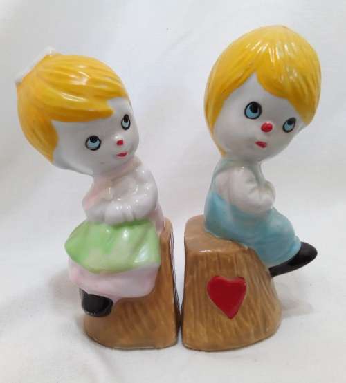 Vintage cute couple Salt and Pepper set
