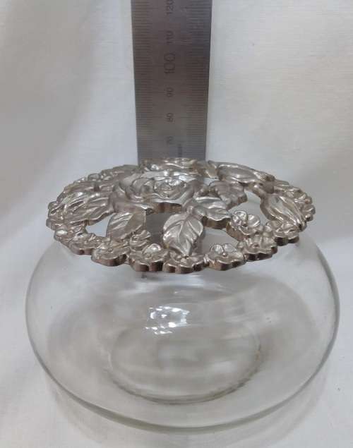 Glass potpourri bowl with metal lid