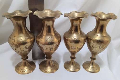 1,7kgs of Brass!  Delightful vintage brass collectibles.