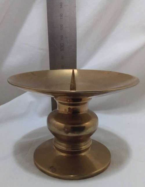 1,7kgs of Brass!  Delightful vintage brass collectibles.