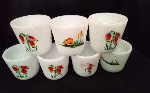 Beautiful little vintage milk glass egg cups - 7 in total