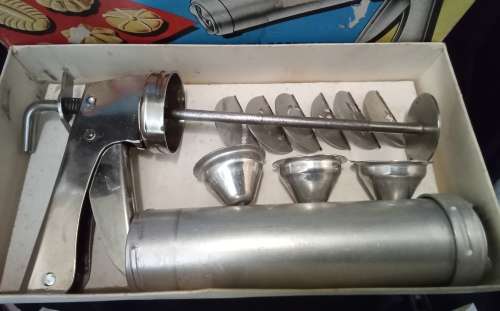 Vintage Biscuit gun