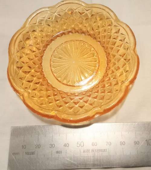 Four Vintage small plates in excellent condition