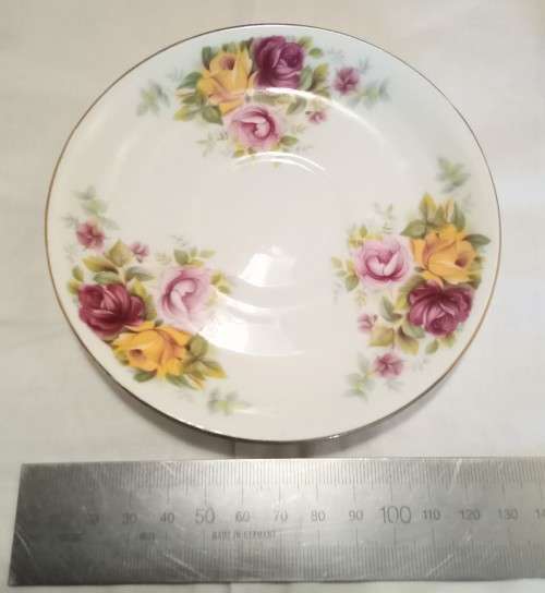 Four Vintage small plates in excellent condition