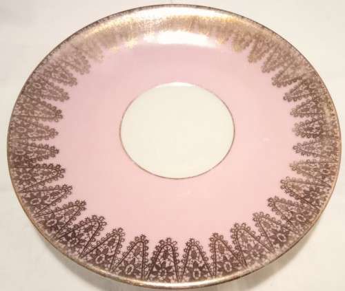 Four Vintage small plates in excellent condition