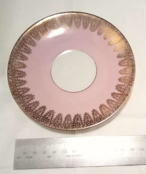 Four Vintage small plates in excellent condition
