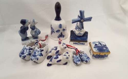 Beautiful collection of lovely vintage Delft items