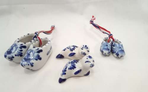 Beautiful collection of lovely vintage Delft items