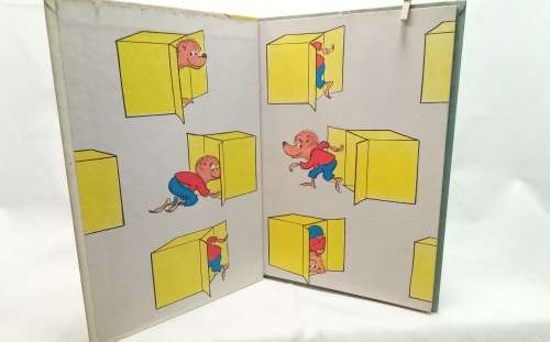 Inside Outside Upside down - First edition 1968 (Dr Seuss bright and early books)