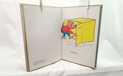 Inside Outside Upside down - First edition 1968 (Dr Seuss bright and early books)