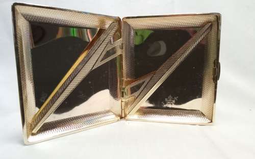 Beautiful Vintage Savoy cigarette case in good condition