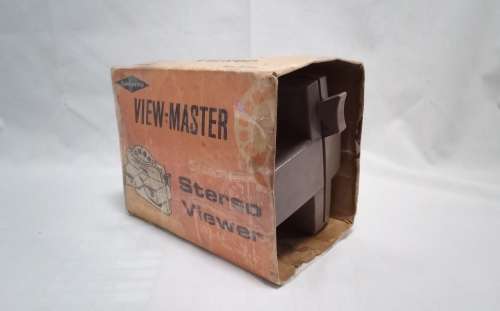 Vintage Beige Sawyer`s VIEW-MASTER Model G with 15 reels