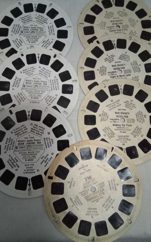 Vintage Beige Sawyer`s VIEW-MASTER Model G with 15 reels