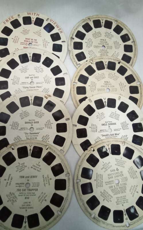 Vintage Beige Sawyer`s VIEW-MASTER Model G with 15 reels