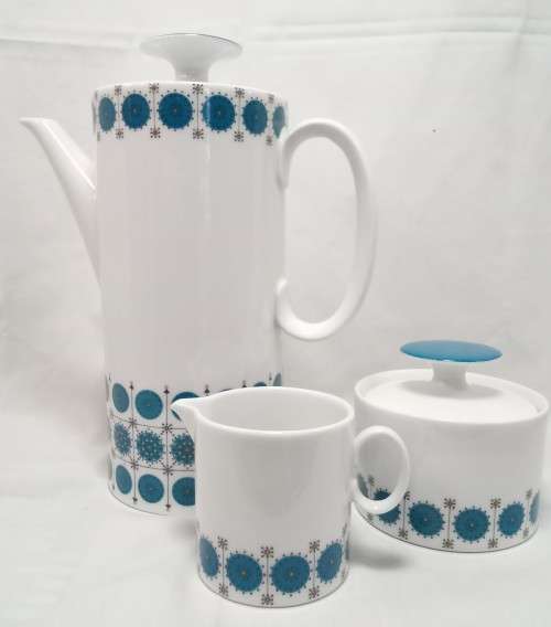 Magnificent Medallion Emerald coffee set by Richard Scherrar for Rosenthal