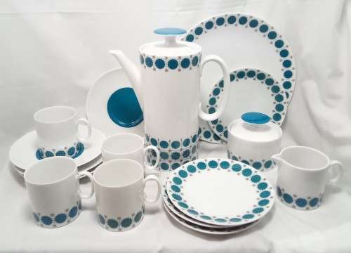 Magnificent Medallion Emerald coffee set by Richard Scherrar for Rosenthal