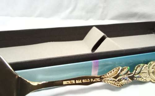 Eetrite 24k gold plated cake lifter in excellent condition