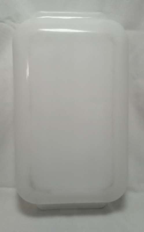 Milk glass white rectangular Oven dish in very good condition
