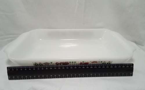 Milk glass white rectangular Oven dish in very good condition