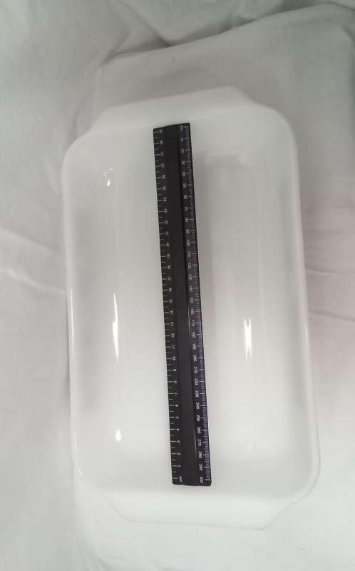 Milk glass white rectangular Oven dish in very good condition