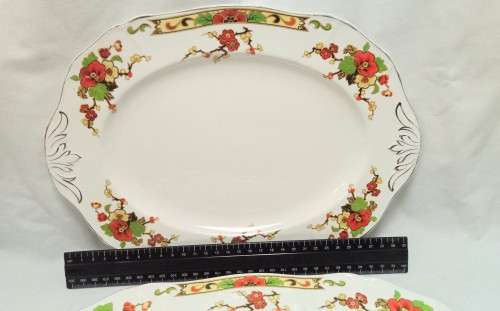 Three Alfred Meakin `Avalon` platters in excellent condition
