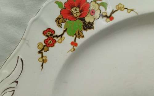 Three Alfred Meakin `Avalon` platters in excellent condition