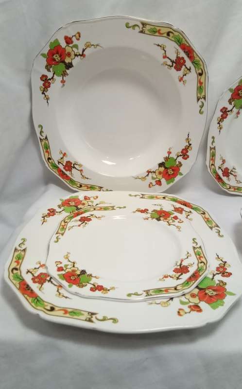 Twenty piece Dinner set Alfred Meakin `Avalon` (Four settings)