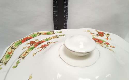 Alfred Meakin `Avalon` Casserole dish with lid Nr1