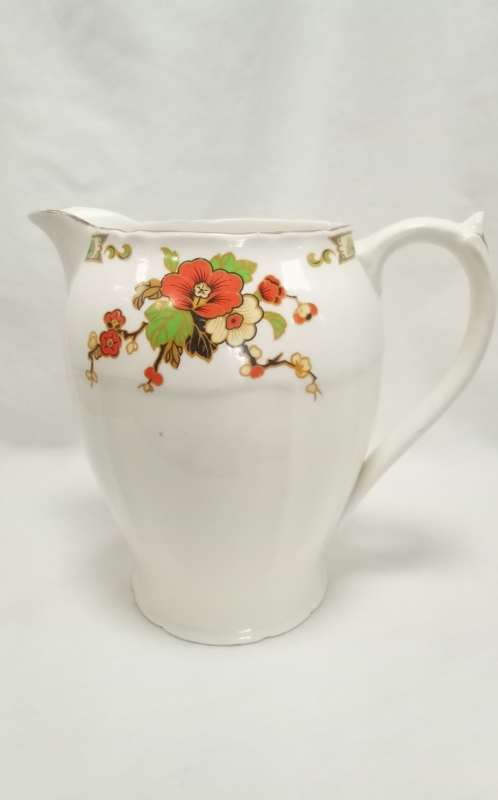 Beautiful antique Alfred Meakin `Avalon` Jug - in very good condition