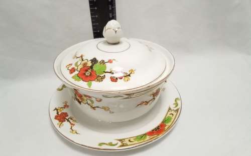 Alfred Meakin `Avalon` footed bowl with lid (Sugar cube bowl?)