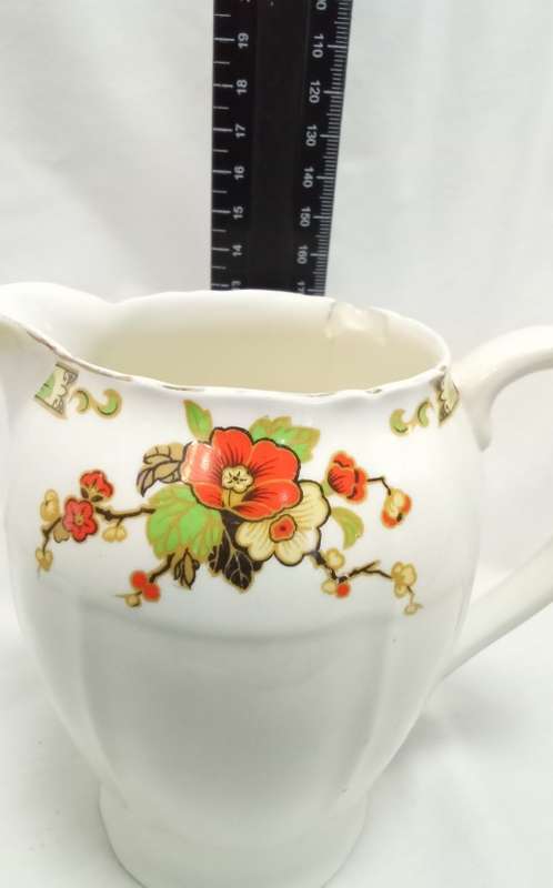 Very pretty antique Alfred Meakin `Avalon` Jug - deserves to be a vase!
