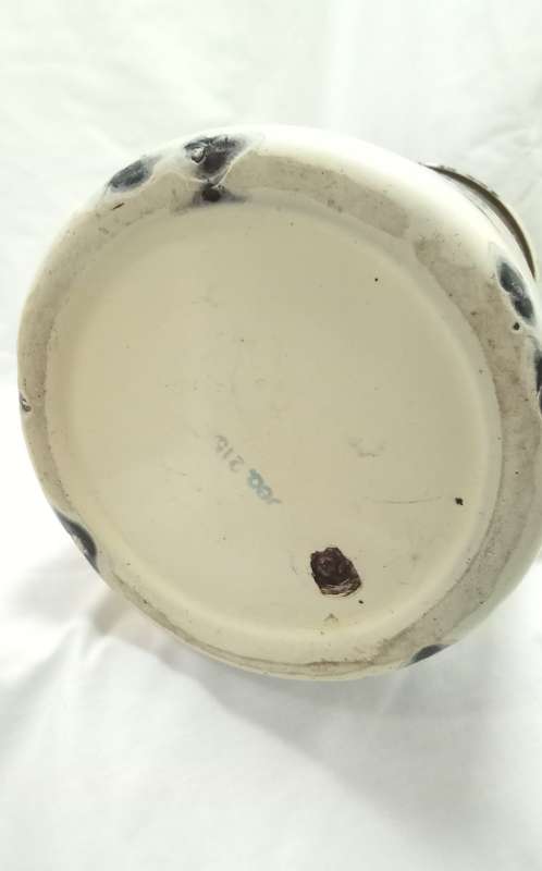 Beautiful Vintage Enamel bathroom set - unusual geometric design