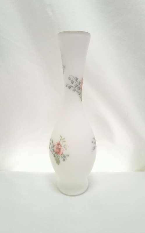Vintage Norleans satin glass vase in perfect condition