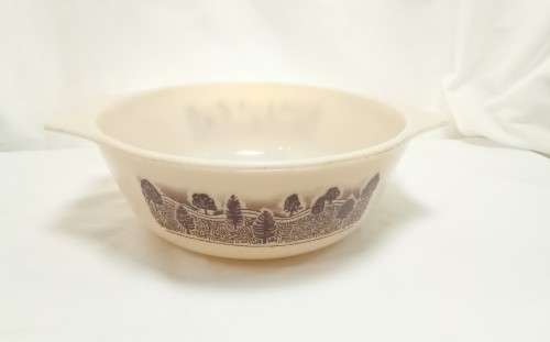 Lovely vintage beige Pyrex dish - design`Pine Trees`
