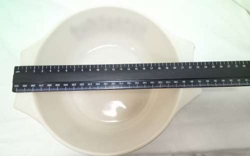 Lovely vintage beige Pyrex dish - design`Pine Trees`