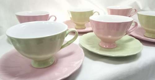 Six pretty colourful duo's