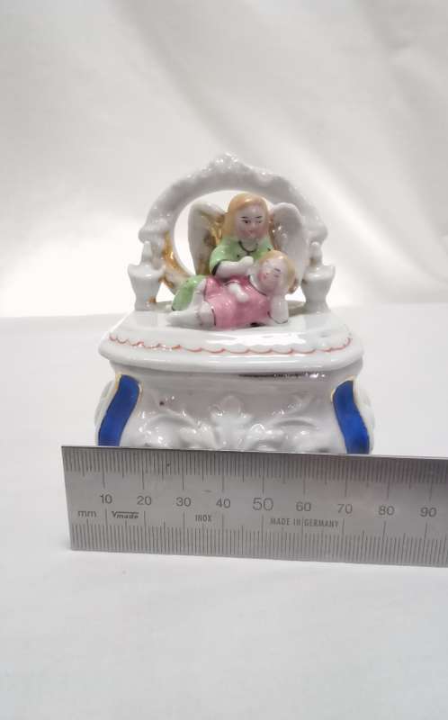 The dearest little vintage porcelain trinket box