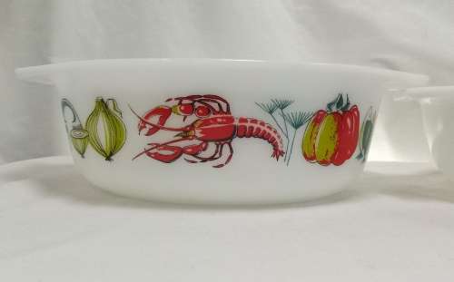 Two lovely vintage Pyrex design "Lobster" dishes