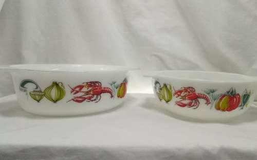 Two lovely vintage Pyrex design "Lobster" dishes
