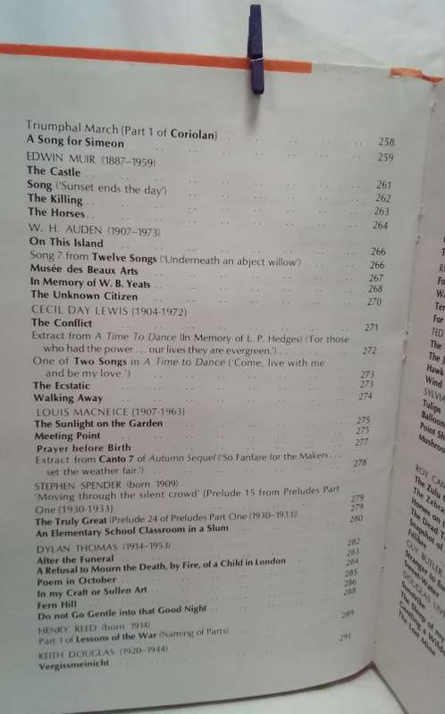 The Living Tradition: an anthology of English Verse 1340-1940 Tyfield, Nicol, Rumboli 1979