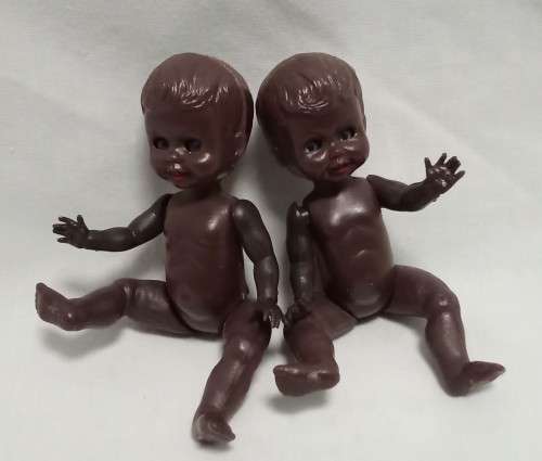 Two very cute vintage miniature plastic baby dolls - rare - Made in Italy