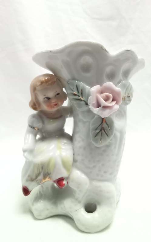 Cutest vintage porcelain Vase/ornament