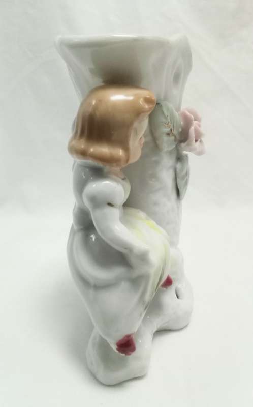 Cutest vintage porcelain Vase/ornament