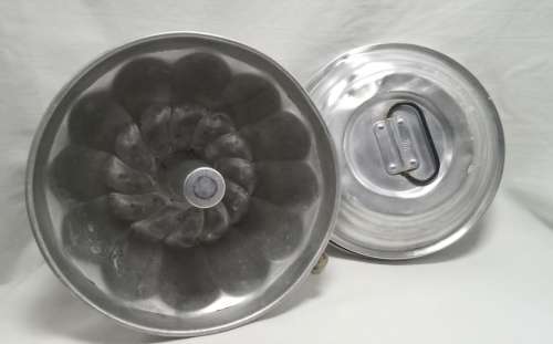 Unusual vintage aluminium pudding mould