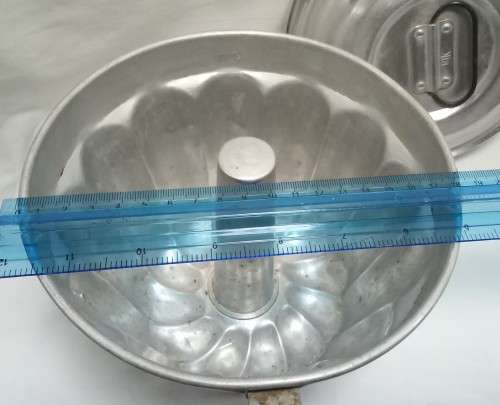 Unusual vintage aluminium pudding mould