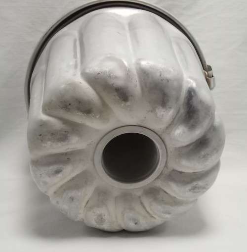 Unusual vintage aluminium pudding mould